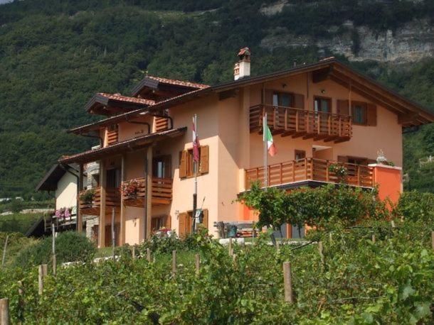 Отель Agritur Le Pergole Villa Lagarina Экстерьер фото